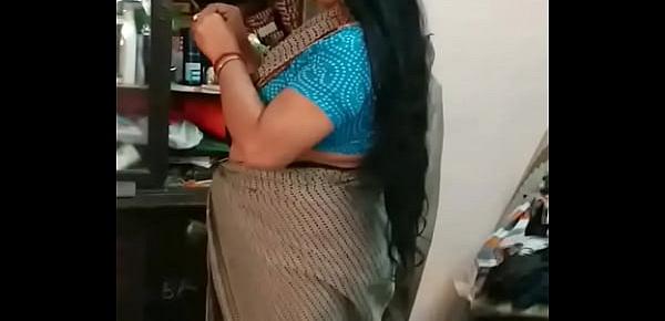  Deshi Friends Mom